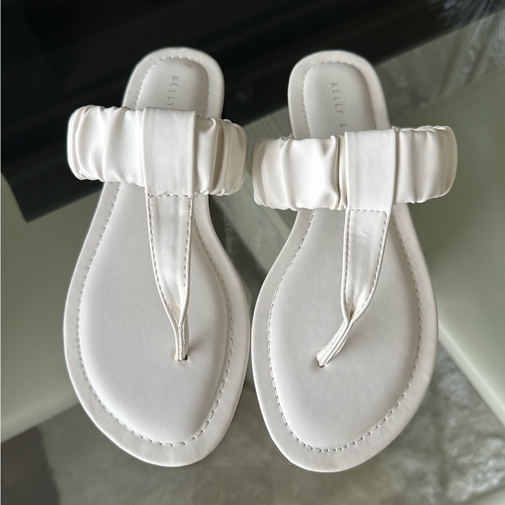 Kelly & Katie White Sandals Size 7